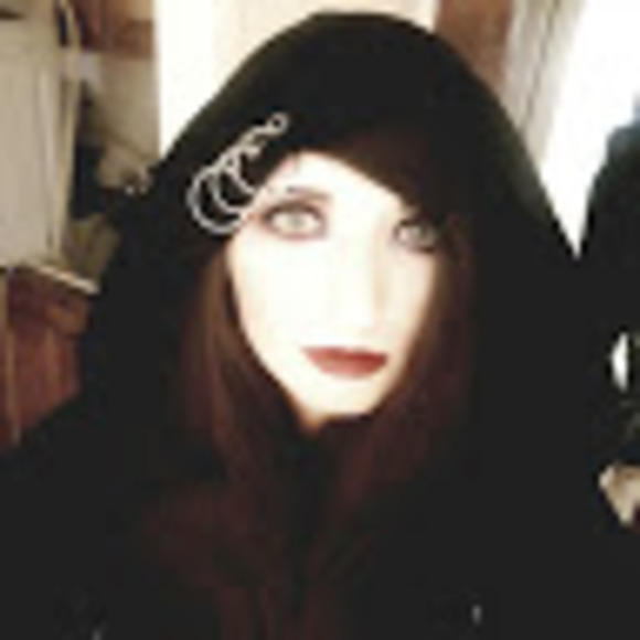 Meet your Posher, Lady - Picture 1 of 1